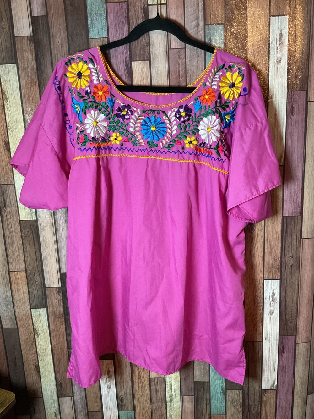 Women’s Light Magenta Short Sleeve Floral Embroidered Mexican Top Plus Size 3X